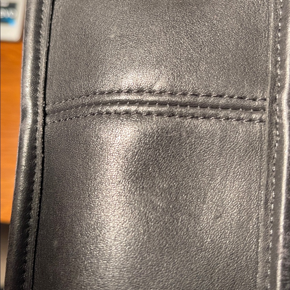 Vintage Coach Black Leather Satchel - Timeless Office Bag - Picture 12 of 13